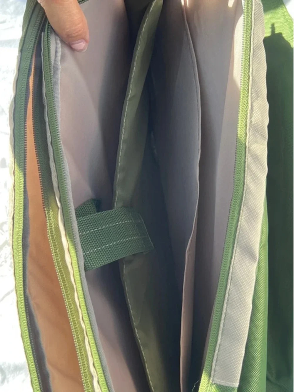 HP green and cream recycled nylon messenger laptop bag